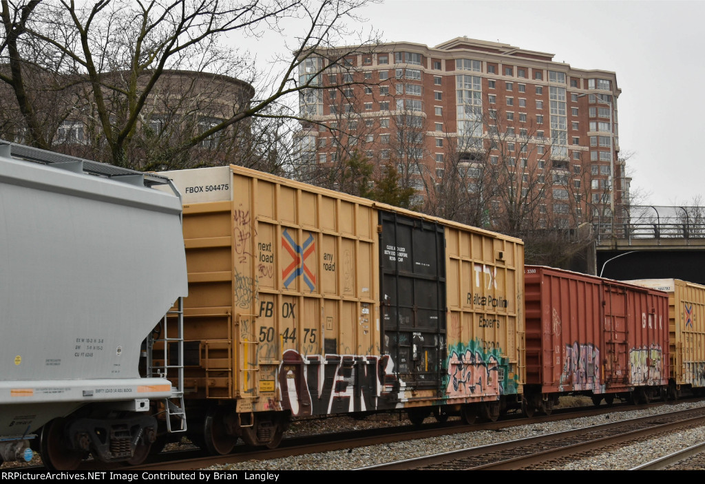 504475